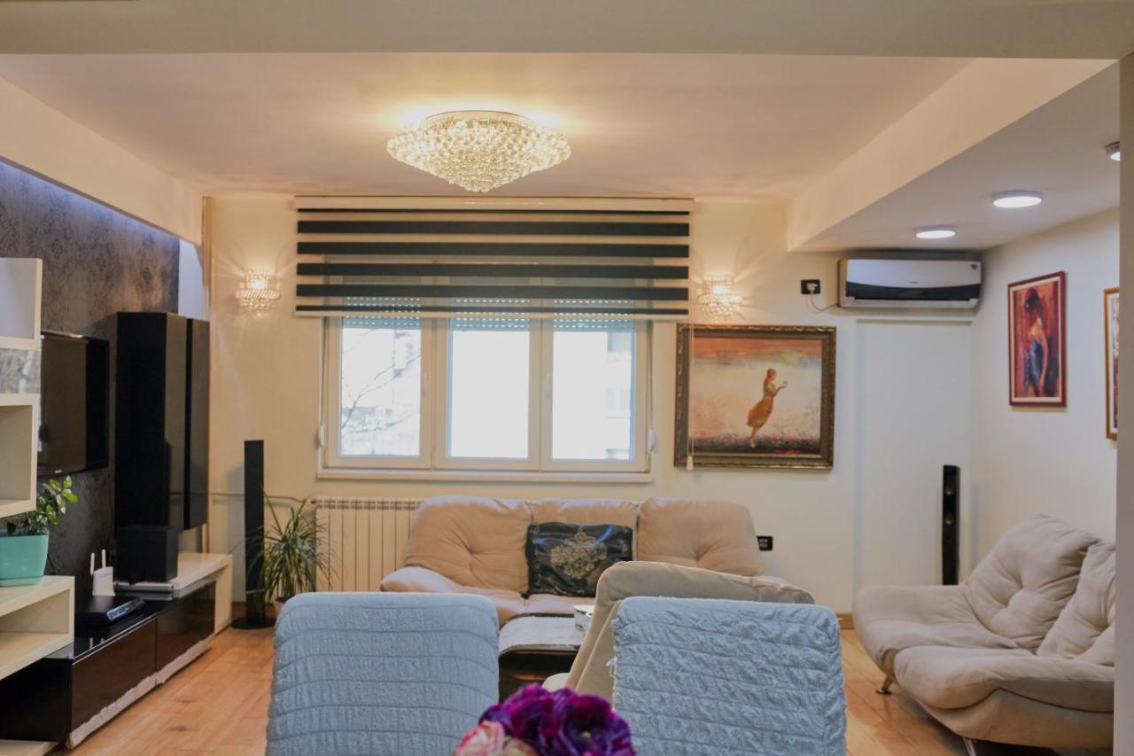 Diamond Butterfly Apartment 斯科普里 外观 照片