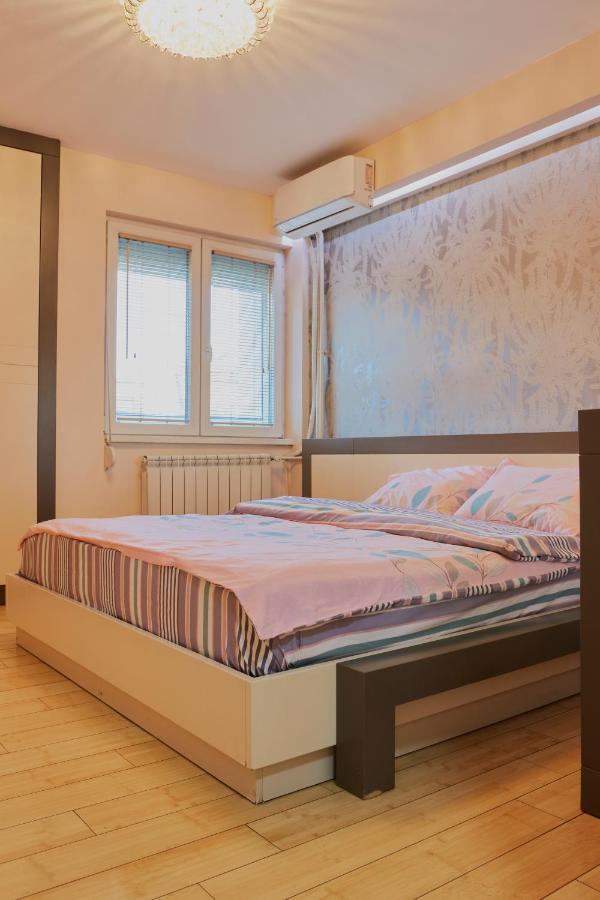 Diamond Butterfly Apartment 斯科普里 外观 照片